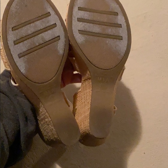 Mia Rattan Wedges - Picture 2 of 2